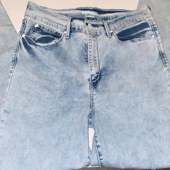 Levi’s Mom Jeans - Picture 1 of 9